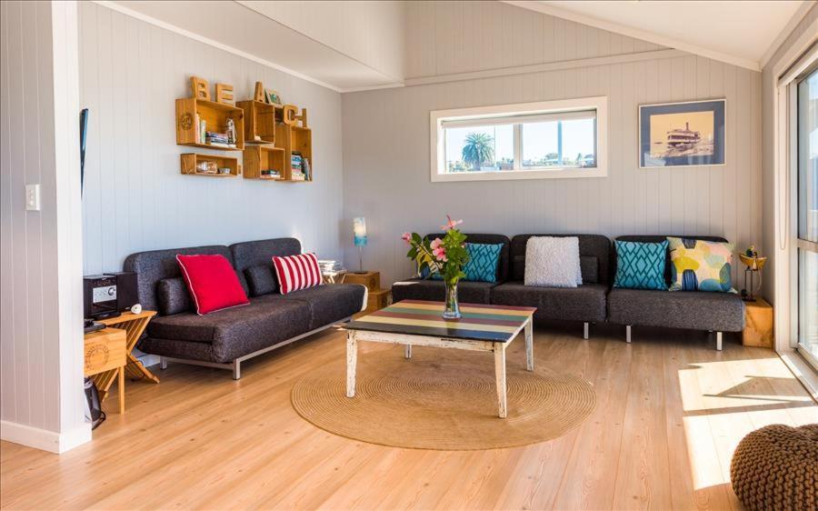 The Waiheke Pad - In The Heart Of Oneroa! Villa Exterior photo